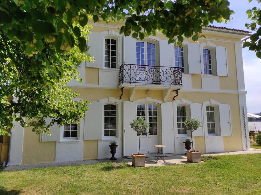 Grand Gite Avec Piscine Maison Port Valade Tabanac Exterior foto